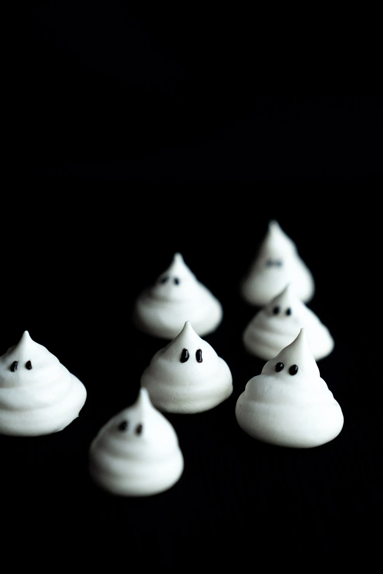 Meringues vegan en forme de fantôme