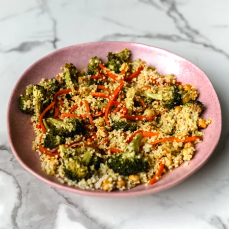 bol de quinoa pois chiche et légumes